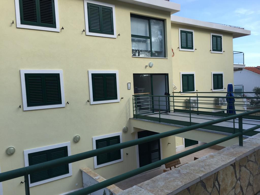 Apartment Maestral Rogač Kültér fotó